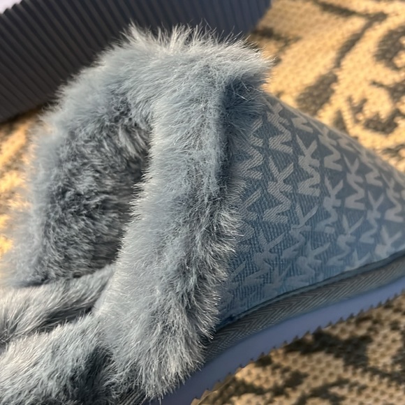 New in Box Michael Kors Janis Slipper - Picture 11 of 13